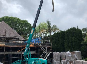Maeda 405 Crawler Crane