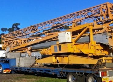 Self erecting tower crane